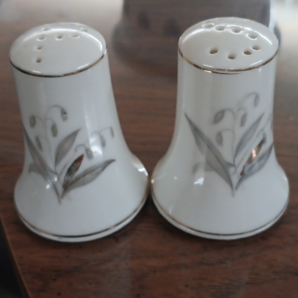 Vintage Salt and pepper shakers